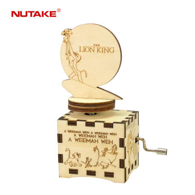 THE LION KING wooden hand crank manual Spinning figurine music box 55805104-04